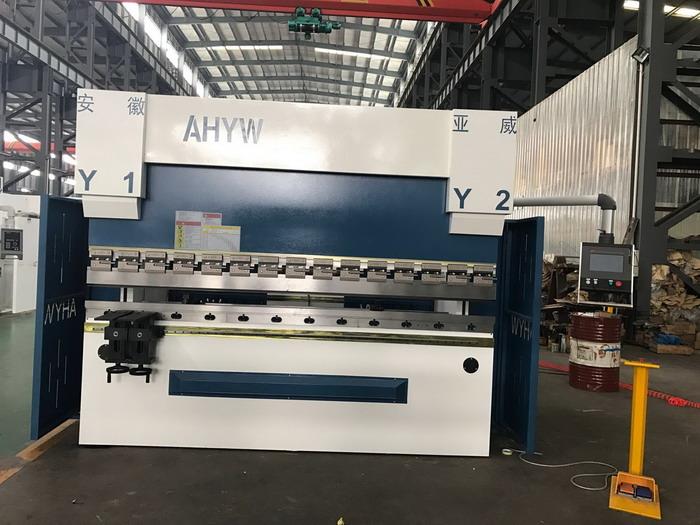 AHYW Yawei PBH 130T3M 5 axis cnc press brake Italy ESA S630 Manufacture
