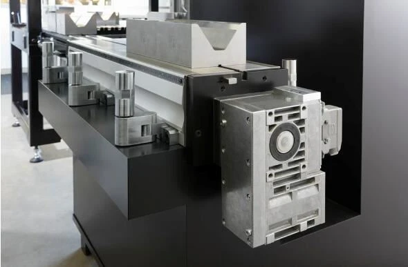 wila heavy duty crowning table press brake bending machine wila heavy duty crowning table press brake bending machine