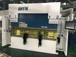 AHYW 8ft100T सीएनसी हाइब्रिड Pressbrakes 4 अक्ष