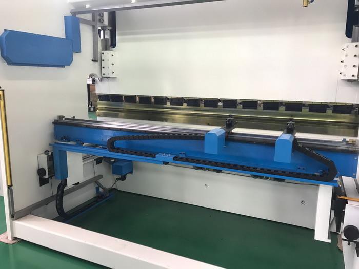 AHYW Yawei 7 axis PBH  cnc brake press back gauge 100T3M metal bending machine made in china da66t delem